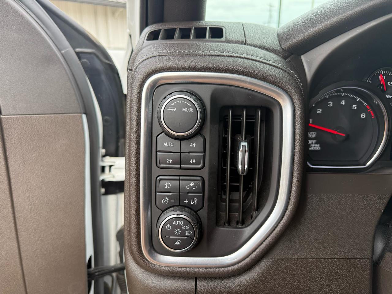 Chevrolet Silverado 1500 4WD Crew Cab 147" LT Trail Boss 2021