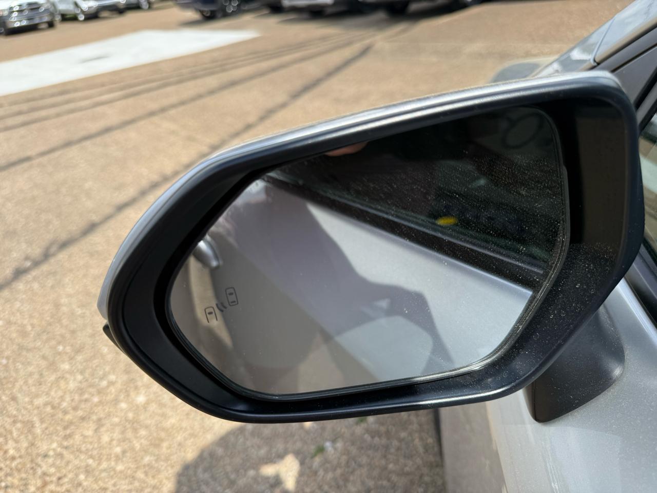 Toyota Corolla LE CVT (Natl) 2024