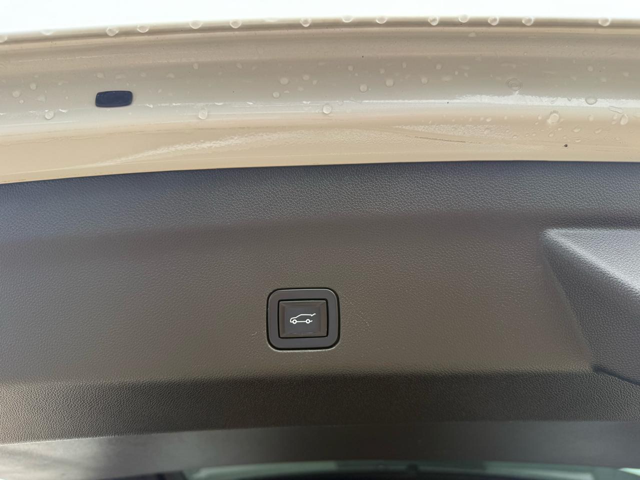 Chevrolet Tahoe 4WD 4dr High Country 2022