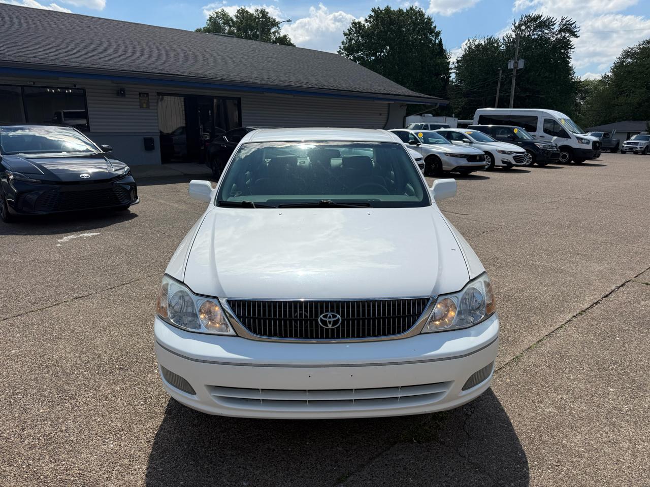 Toyota Avalon 4dr Sdn XLS w/Bucket Seats (Natl) 2001