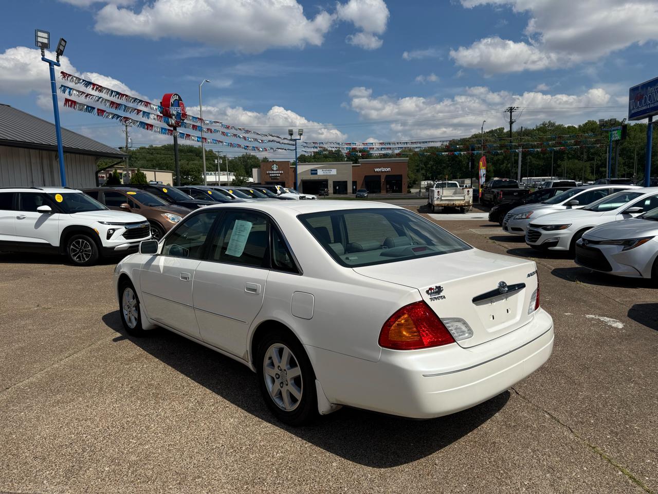 Toyota Avalon 4dr Sdn XLS w/Bucket Seats (Natl) 2001