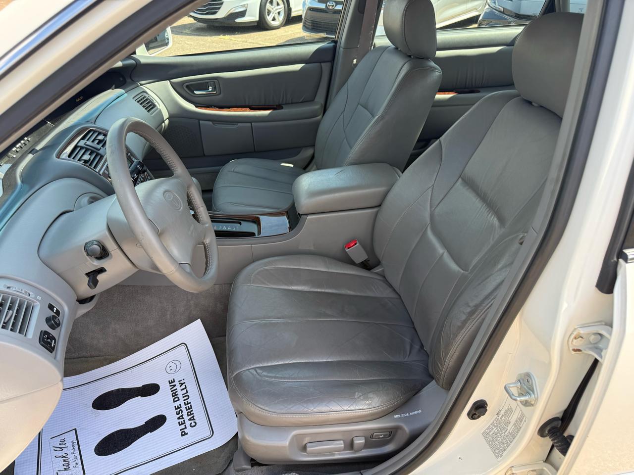 Toyota Avalon 4dr Sdn XLS w/Bucket Seats (Natl) 2001