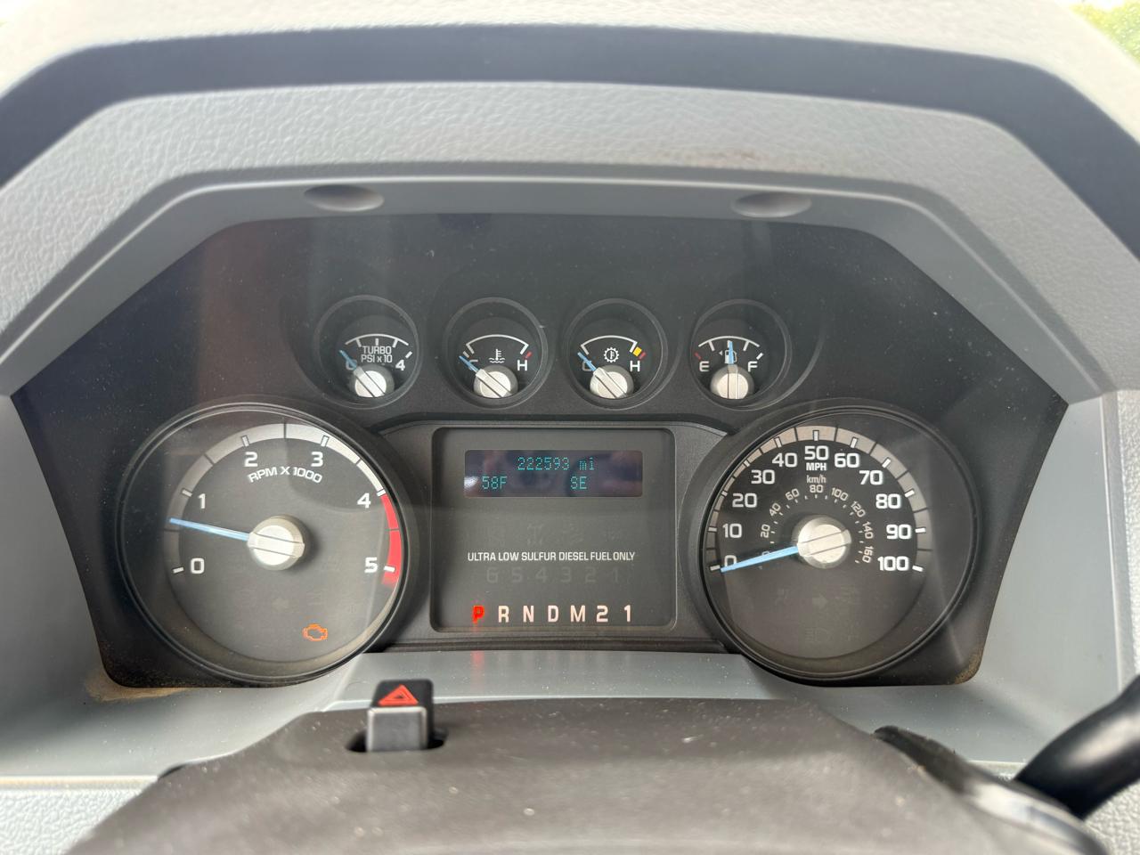 Ford Super Duty F-450 DRW 2WD Reg Cab 141" WB 60" CA XLT 2016