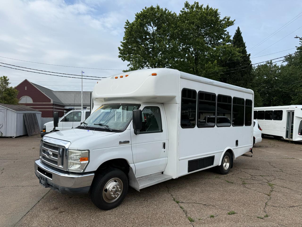 Ford Econoline Commercial Cutaway E-350 Super Duty 138" SRW 2013