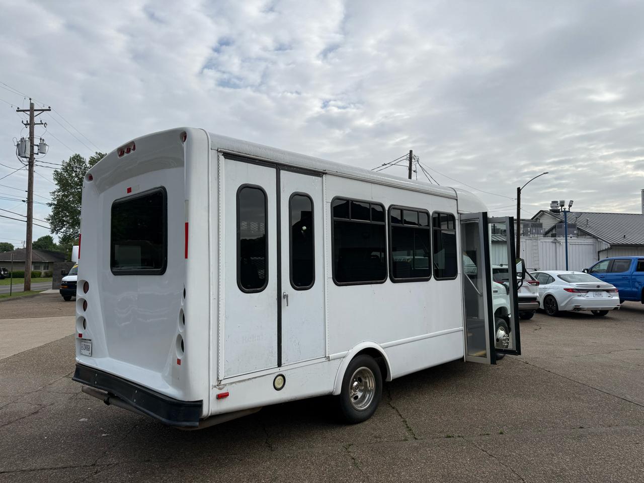 Ford Econoline Commercial Cutaway E-350 Super Duty 138" SRW 2013
