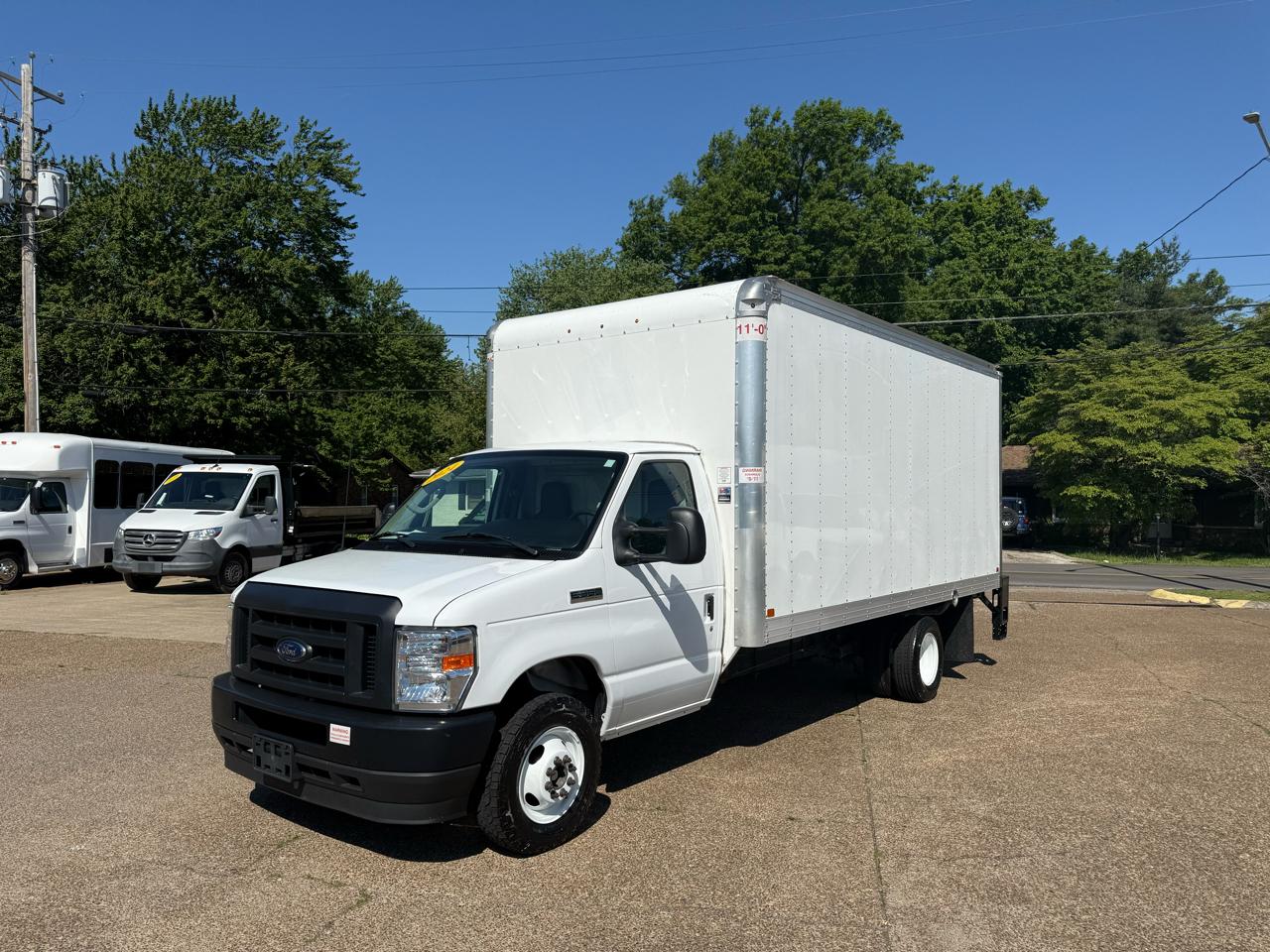 Ford E-Series Cutaway E-350 SRW 138" WB 2024
