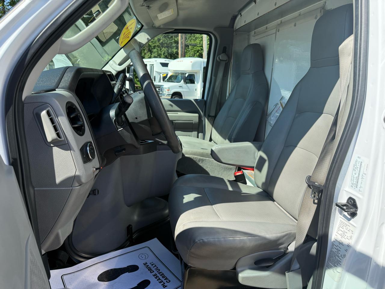 Ford E-Series Cutaway E-350 SRW 138" WB 2024