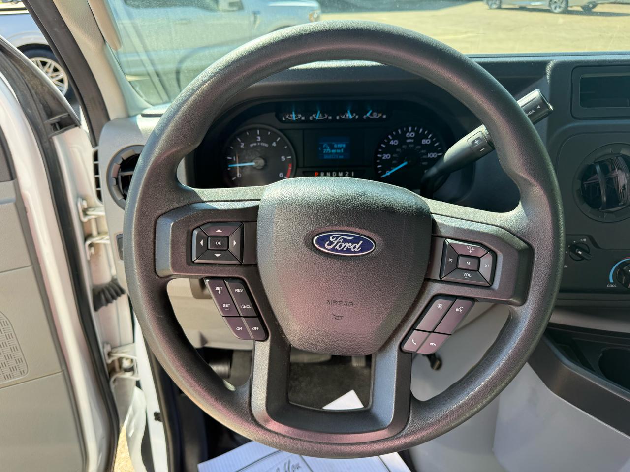 Ford E-Series Cutaway E-350 SRW 138" WB 2024