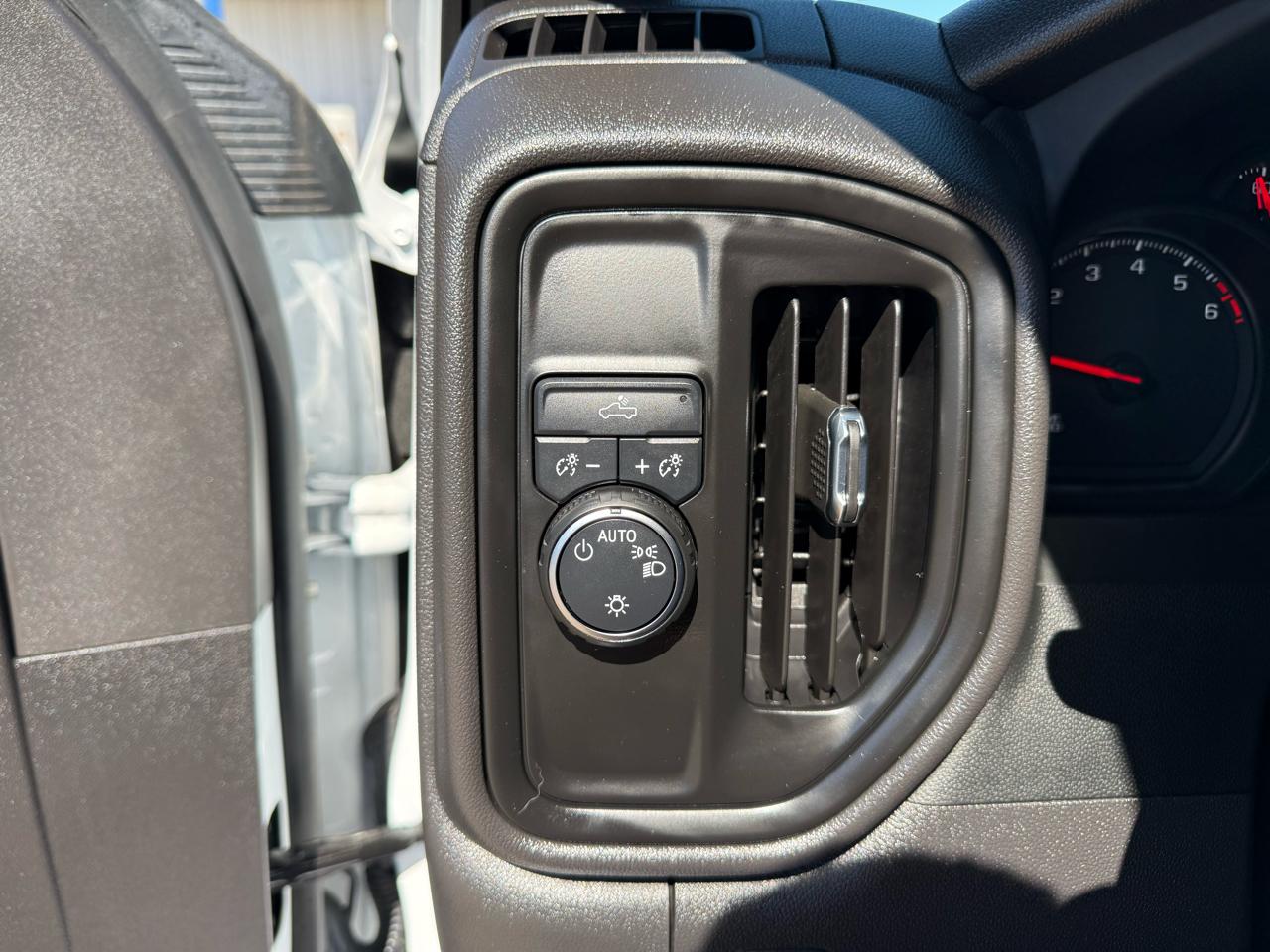 Chevrolet Silverado 1500 2WD Reg Cab 140" Work Truck 2024