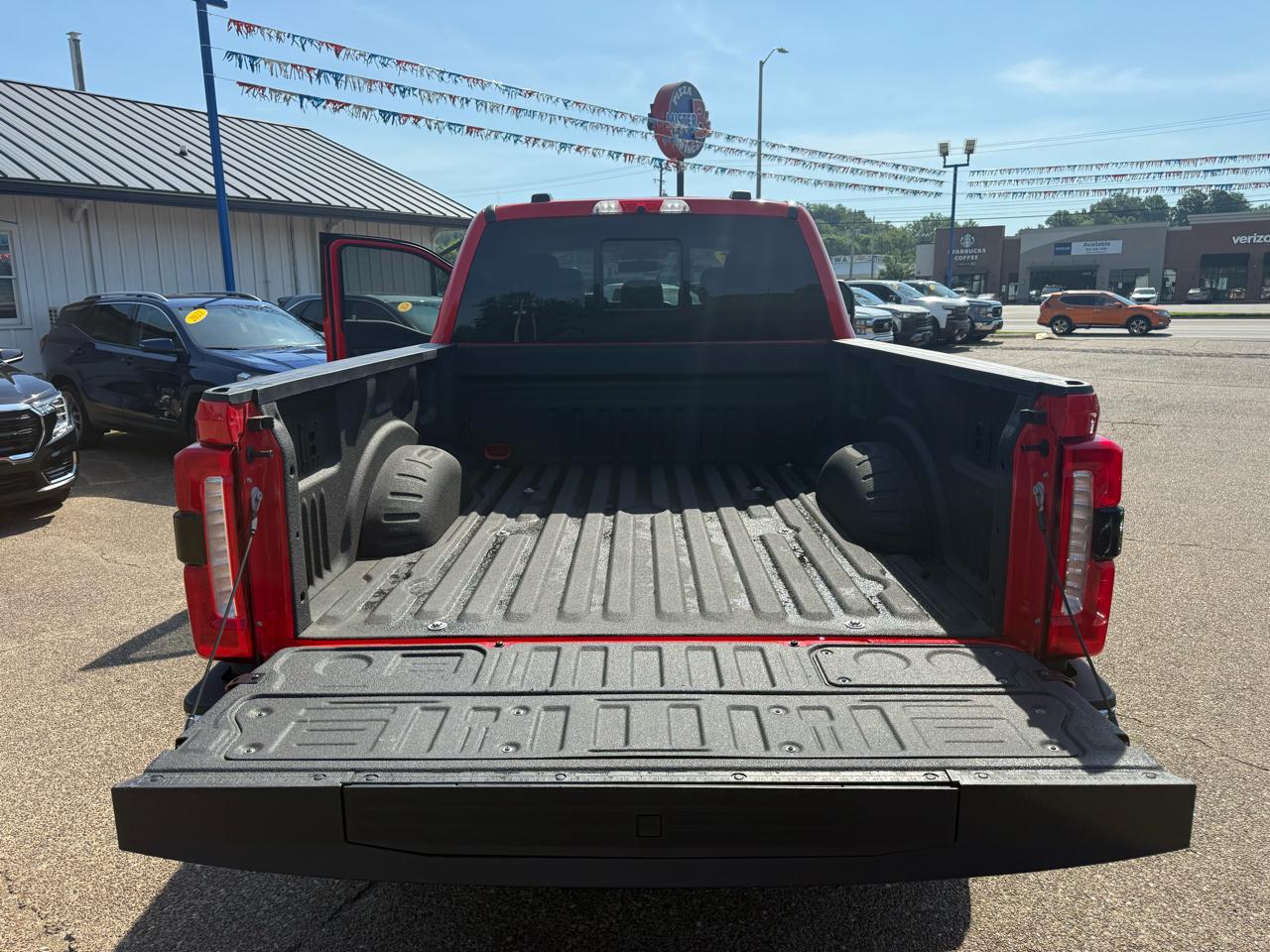 Ford Super Duty F-250 SRW Lariat 4WD SuperCab 6.75' Box 2024