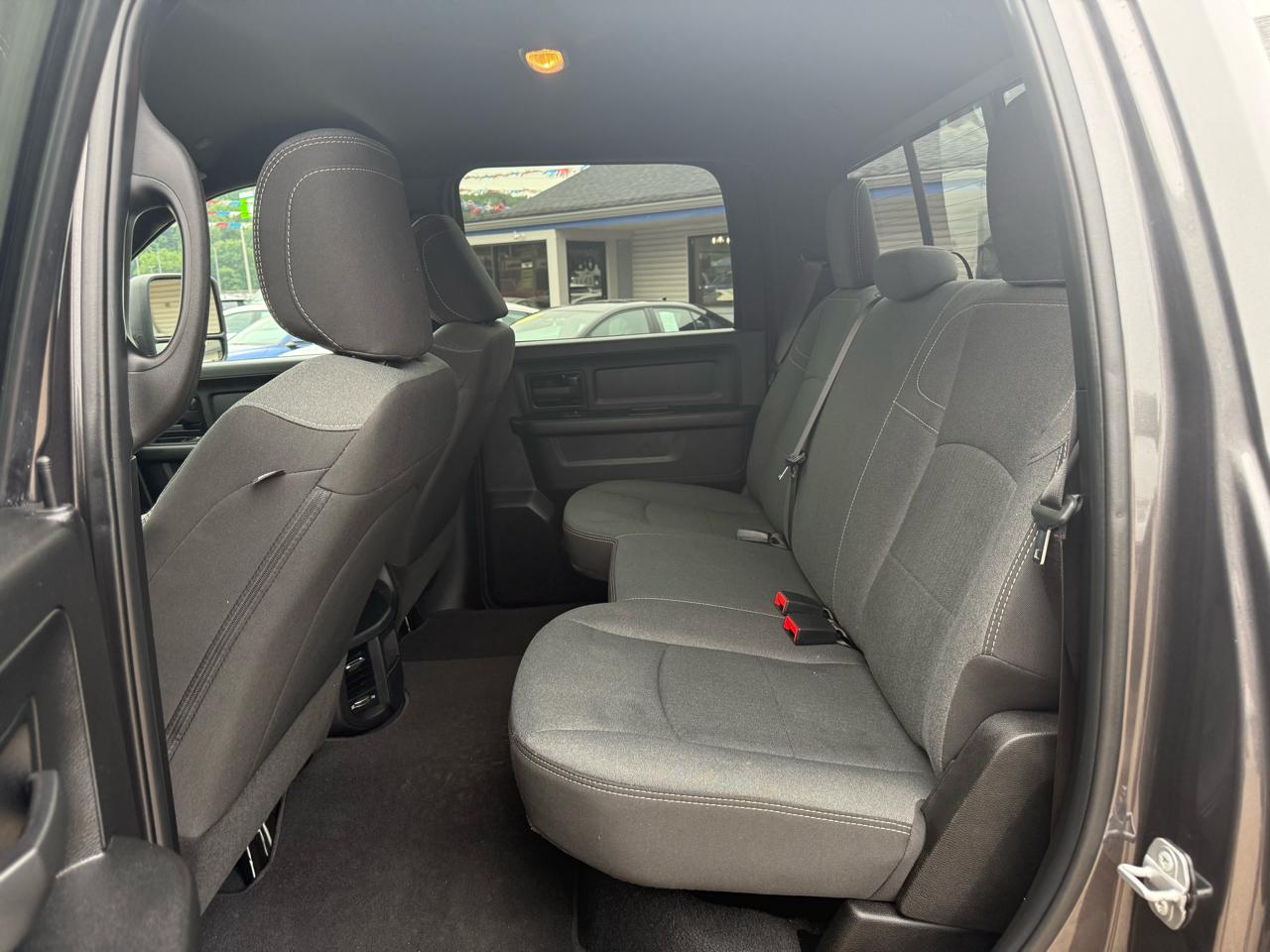 RAM 2500 Tradesman 4x4 Crew Cab 6'4" Box 2023