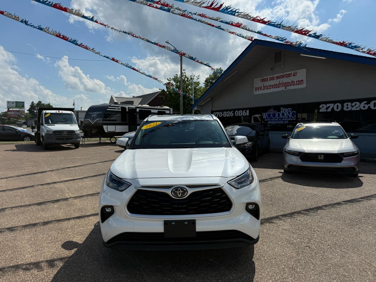 Toyota Highlander XLE AWD (Natl) 2021