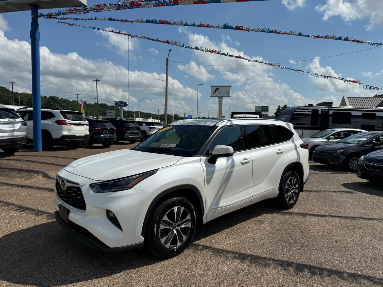 Toyota Highlander XLE AWD (Natl) 2021