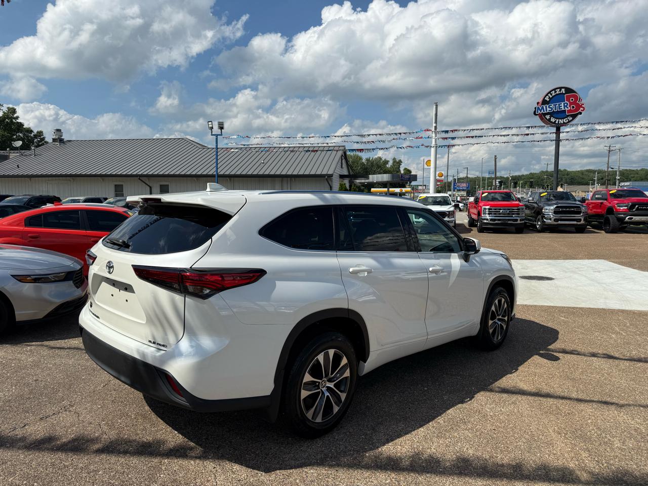 Toyota Highlander XLE AWD (Natl) 2021