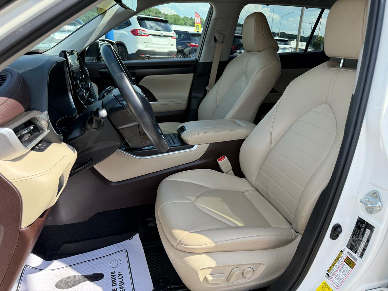 Toyota Highlander XLE AWD (Natl) 2021