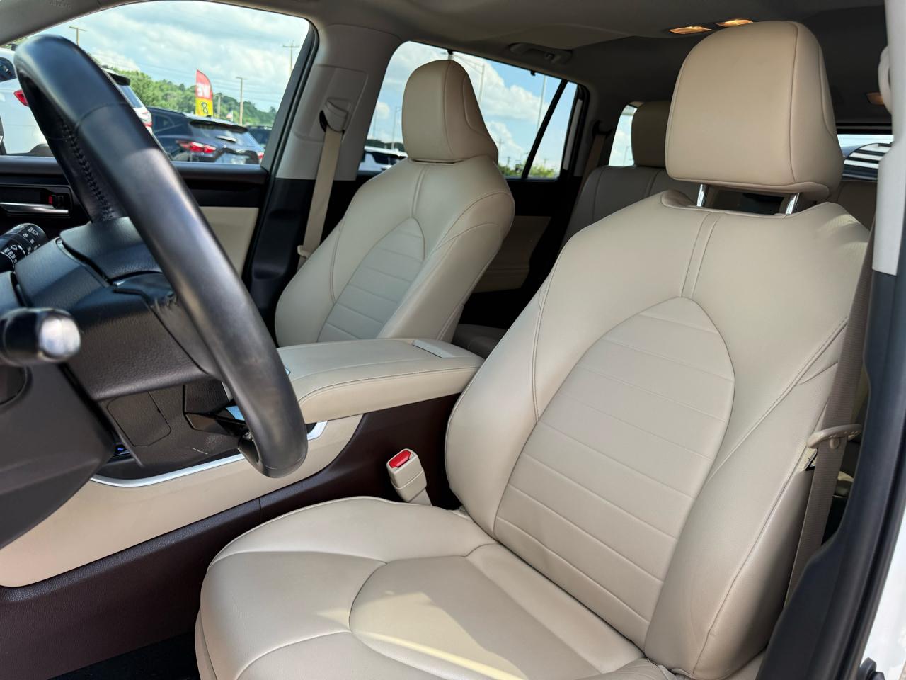 Toyota Highlander XLE AWD (Natl) 2021