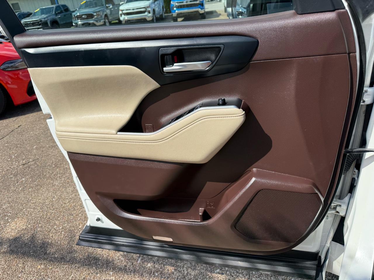 Toyota Highlander XLE AWD (Natl) 2021
