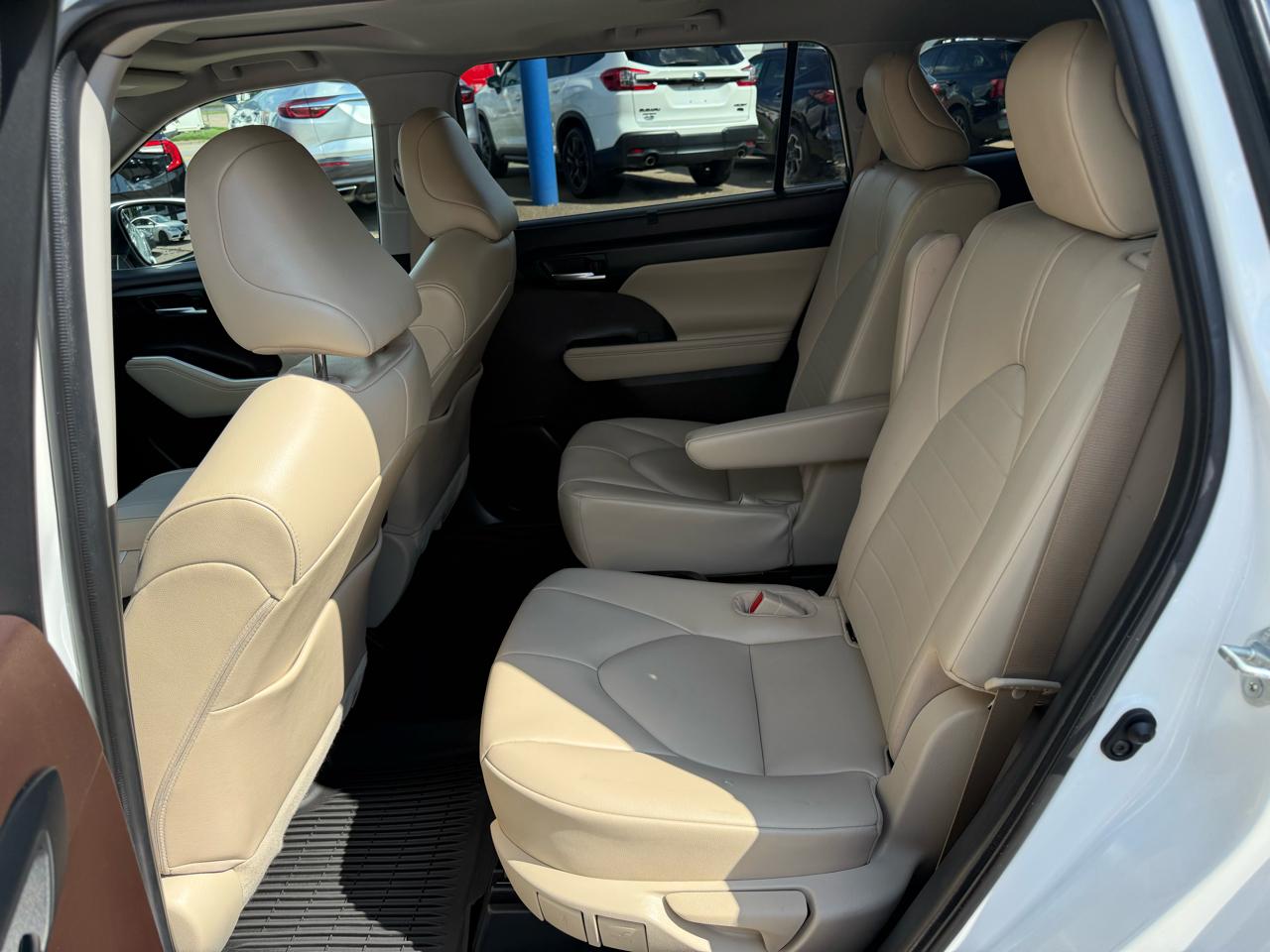 Toyota Highlander XLE AWD (Natl) 2021