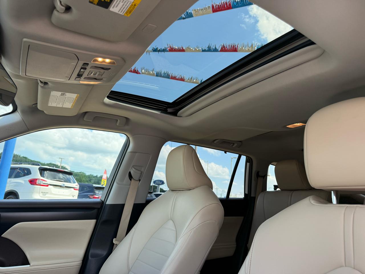 Toyota Highlander XLE AWD (Natl) 2021