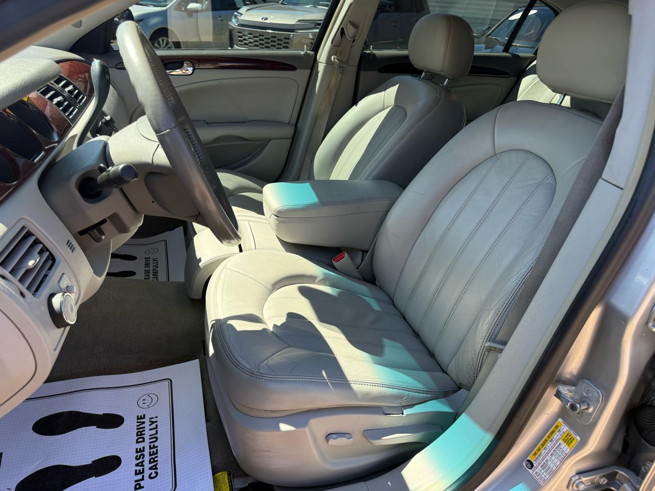 Buick Lucerne 4dr Sdn V6 CXL 2008