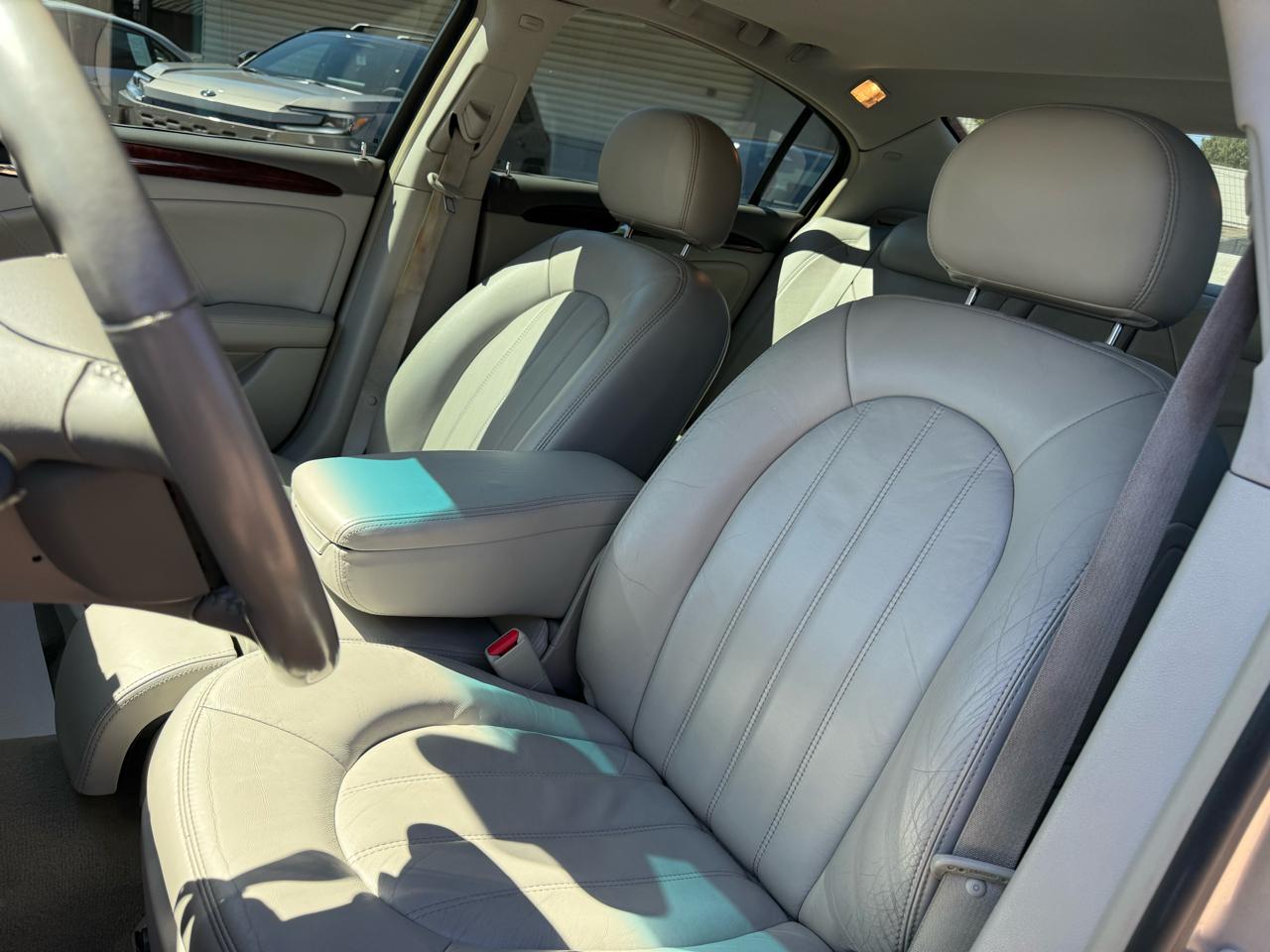 Buick Lucerne 4dr Sdn V6 CXL 2008
