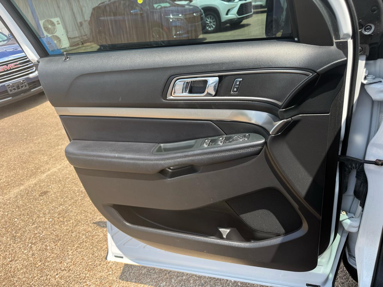 Ford Explorer FWD 4dr XLT 2018