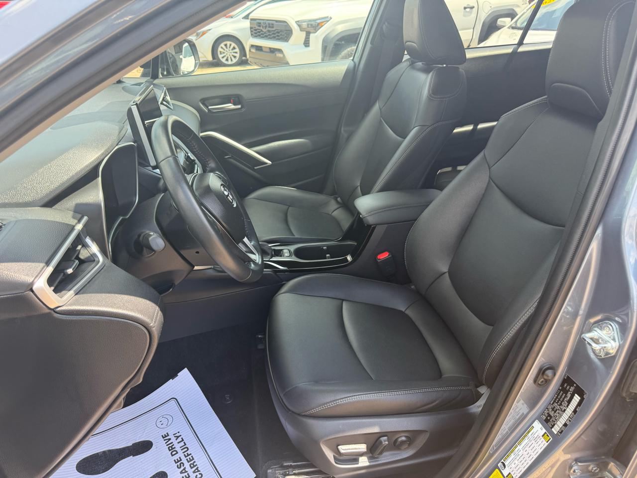 Toyota Corolla Cross XLE 4D SUV FWD 2025