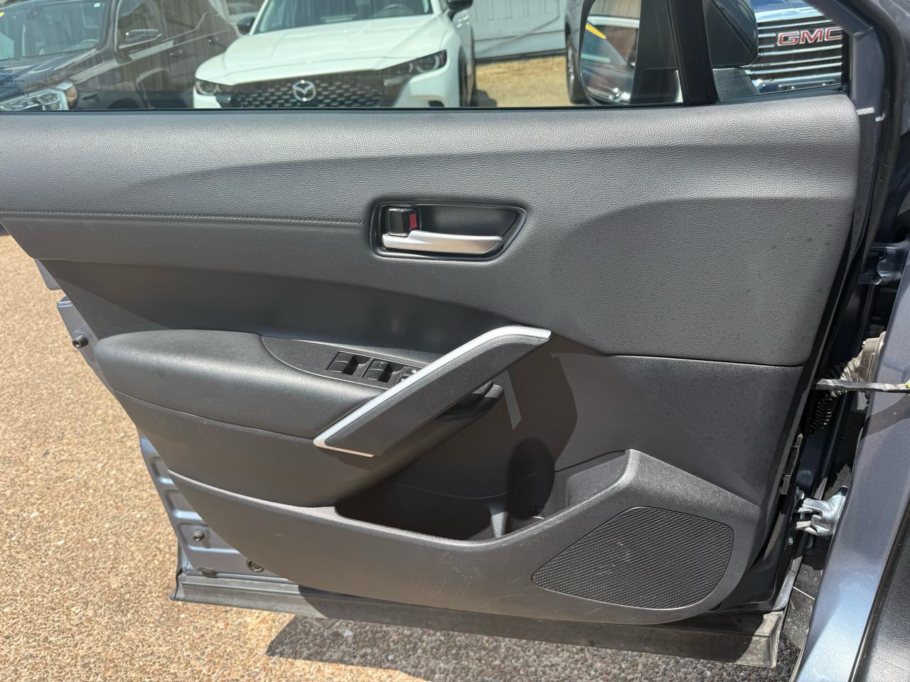 Toyota Corolla Cross XLE 4D SUV FWD 2025