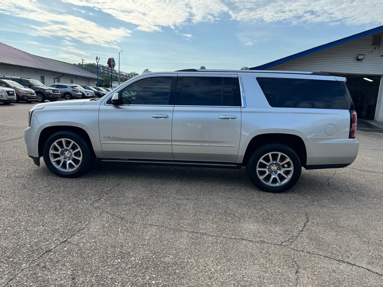 GMC Yukon XL 4WD 4dr Denali 2019