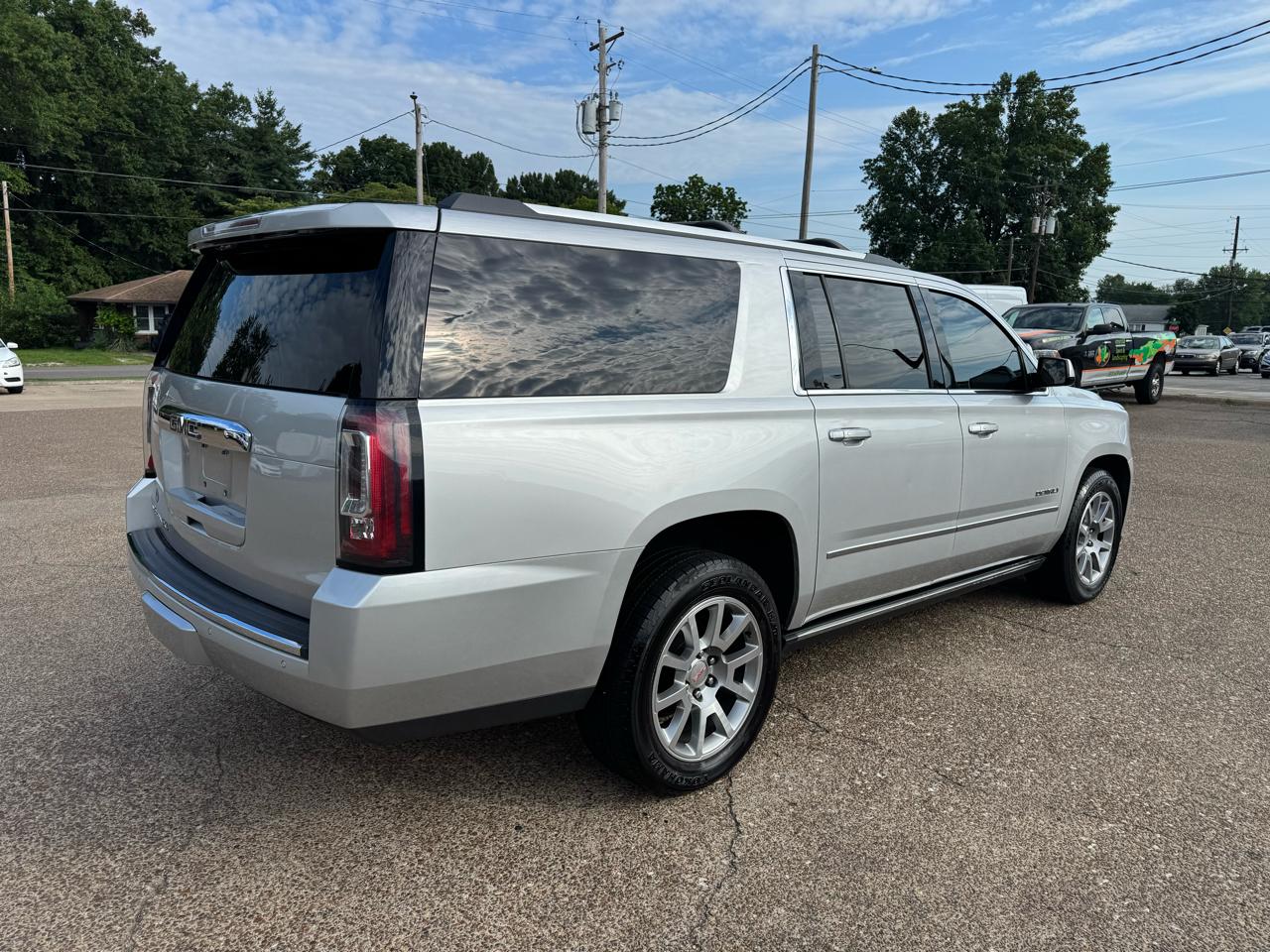 GMC Yukon XL 4WD 4dr Denali 2019
