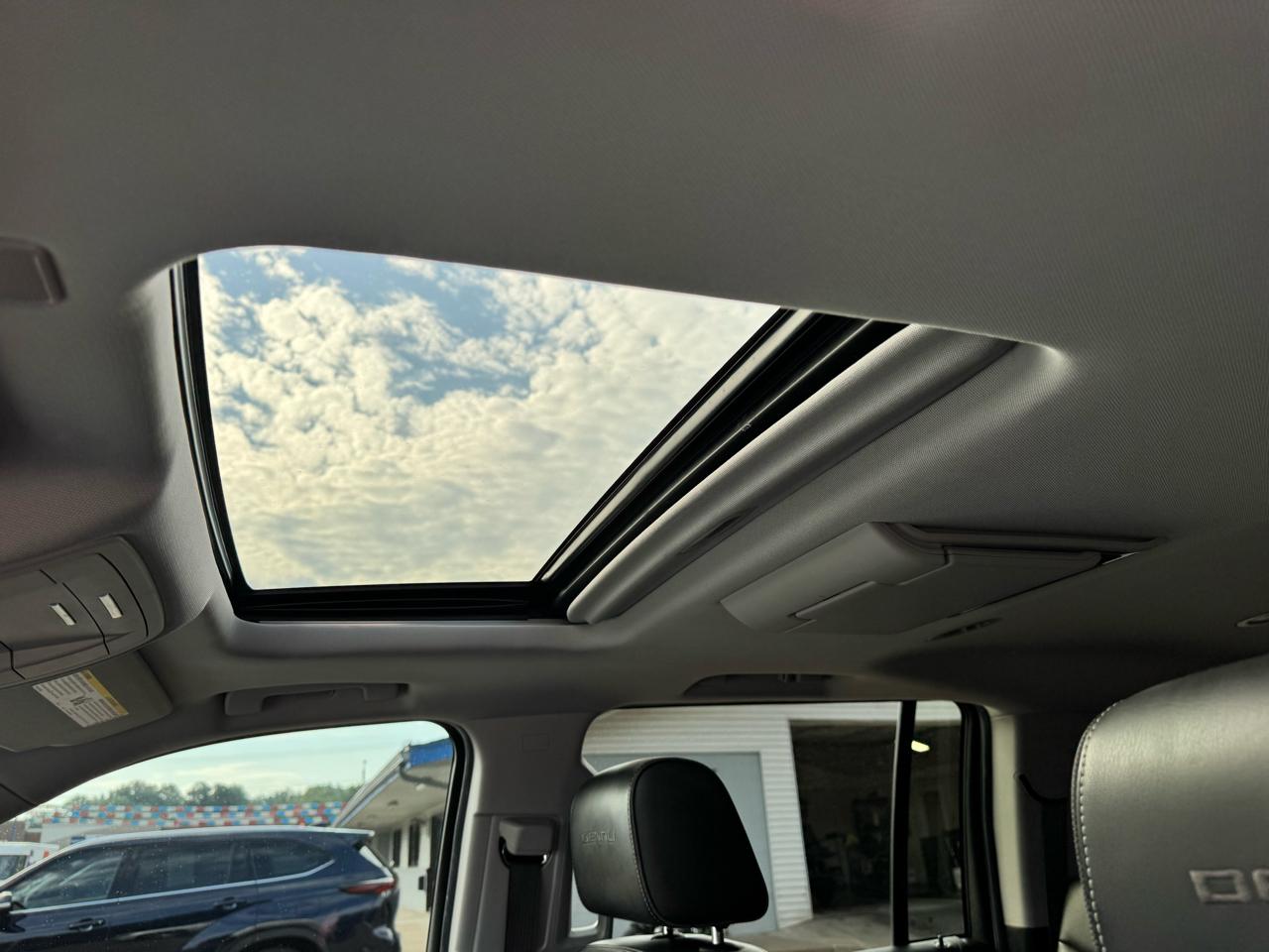 GMC Yukon XL 4WD 4dr Denali 2019