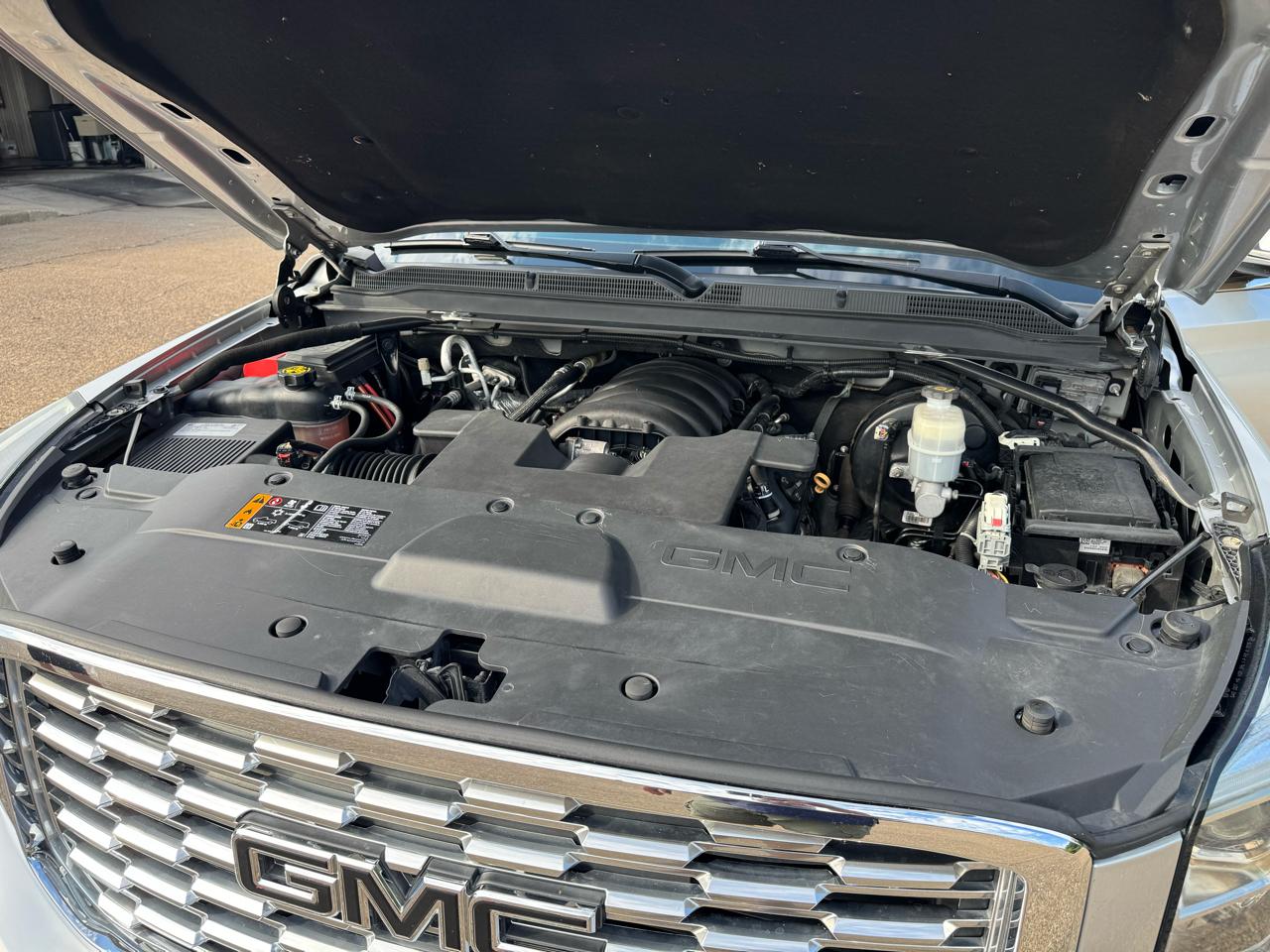 GMC Yukon XL 4WD 4dr Denali 2019
