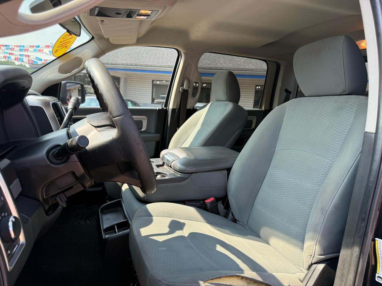 RAM 2500 SLT 4x4 Crew Cab 8' Box 2018