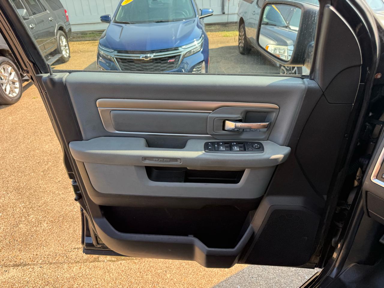 RAM 2500 SLT 4x4 Crew Cab 8' Box 2018