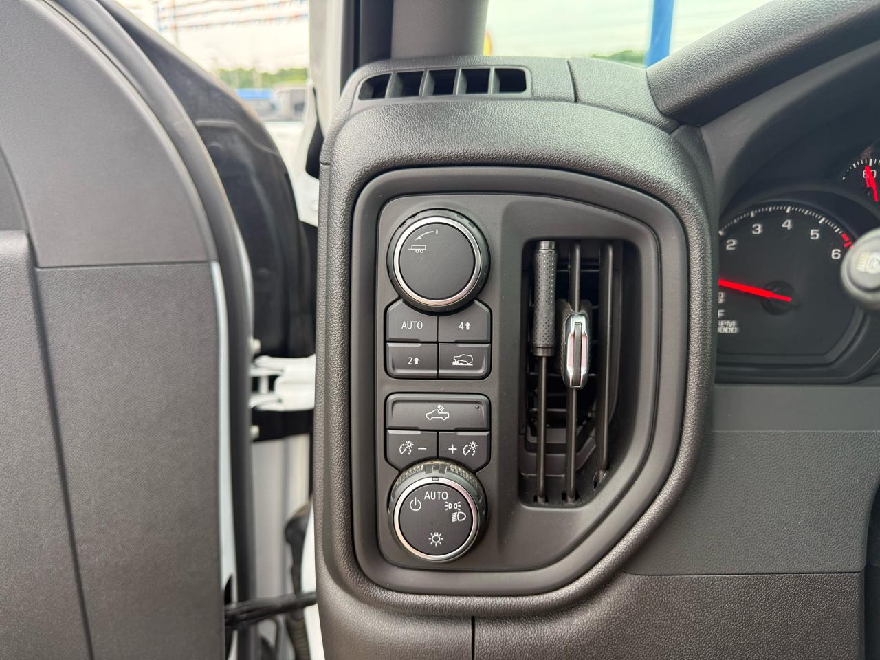 Chevrolet Silverado 1500 4WD Crew Cab 147" Work Truck 2025