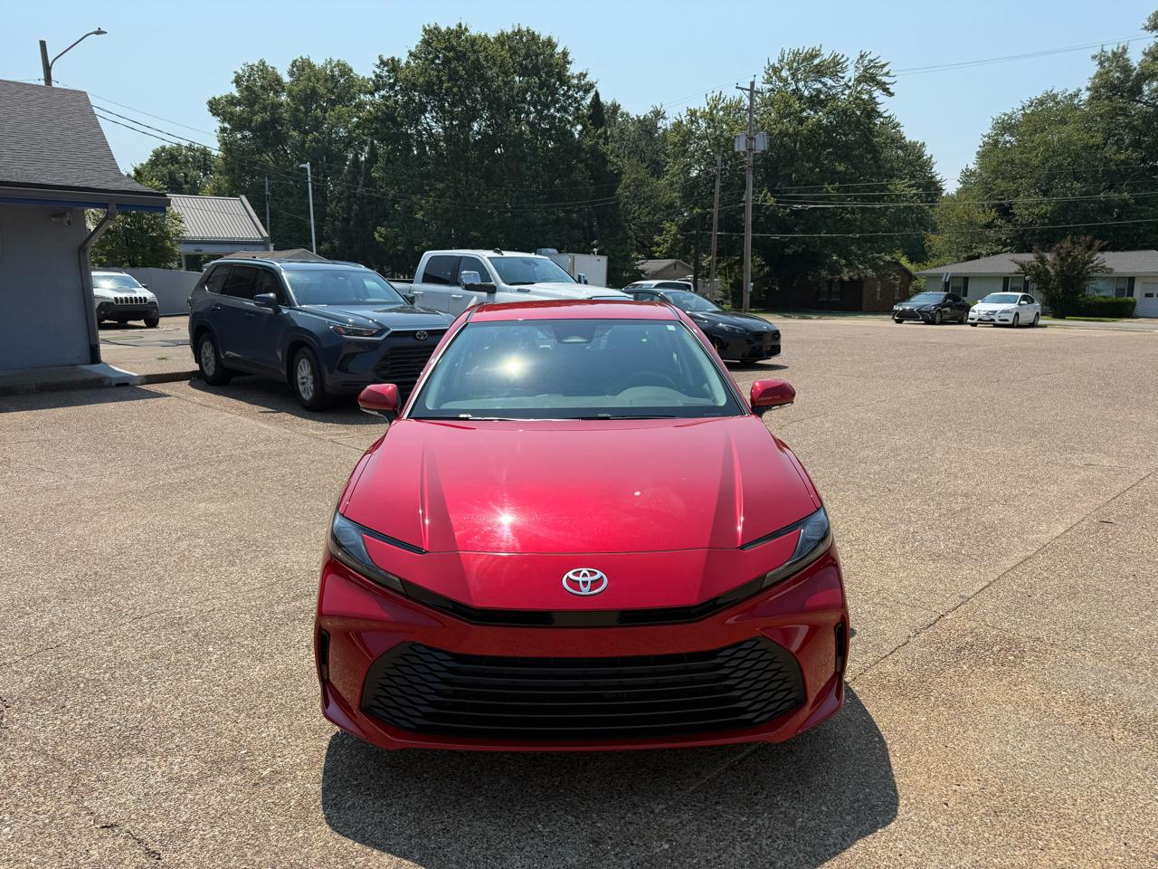 Toyota Camry 4dr Sdn LE Auto (Natl) 2025