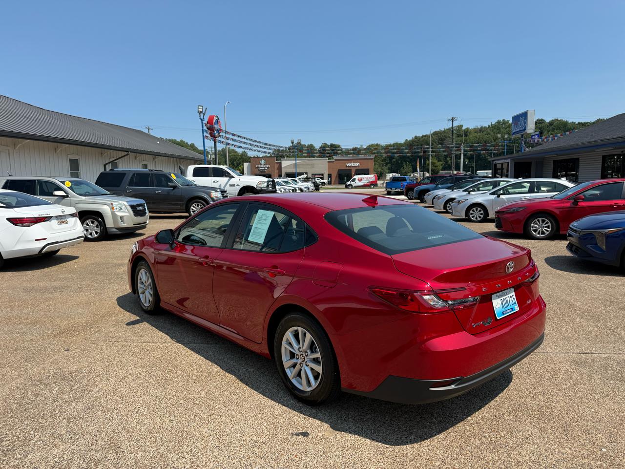 Toyota Camry 4dr Sdn LE Auto (Natl) 2025