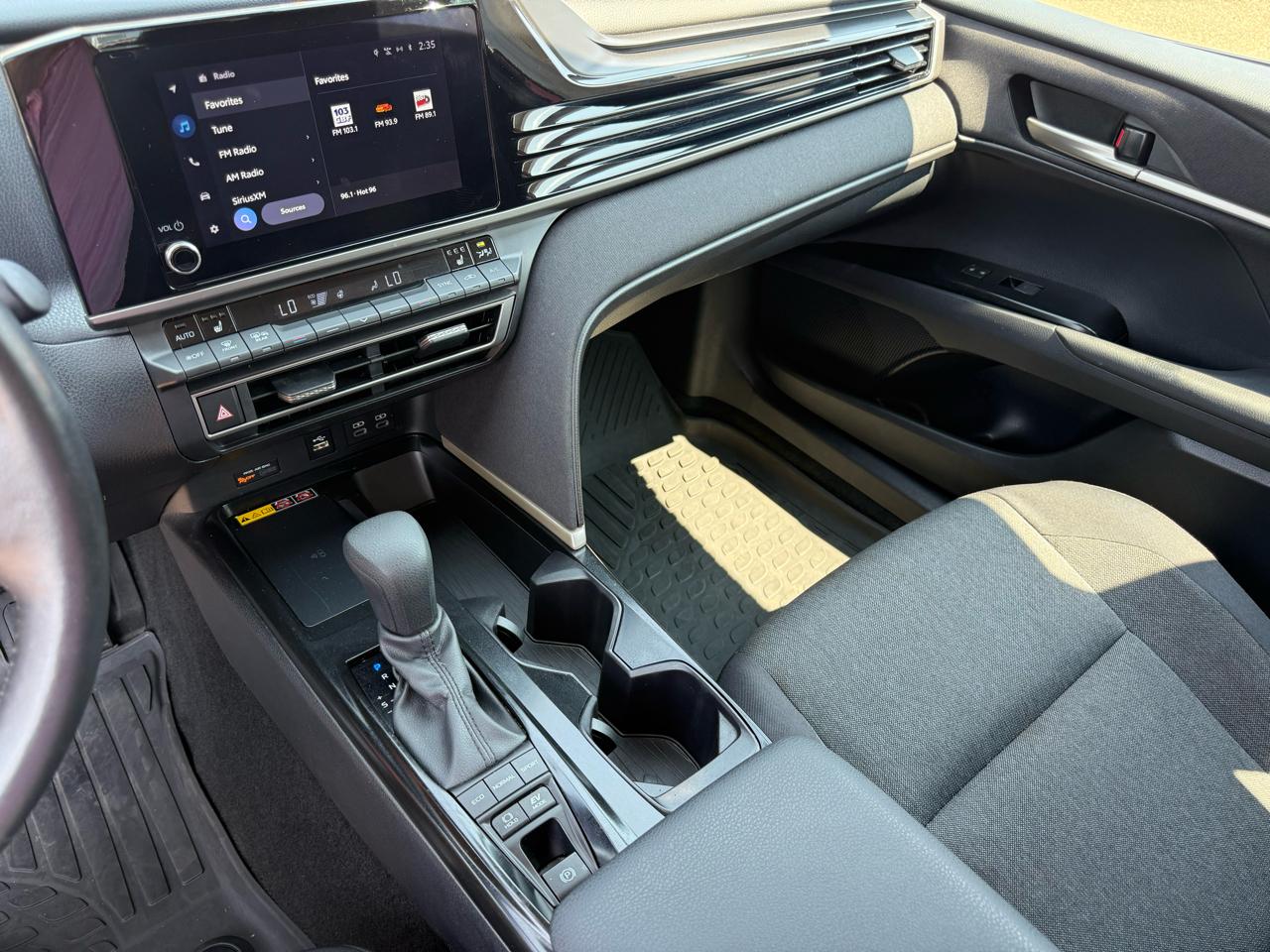 Toyota Camry 4dr Sdn LE Auto (Natl) 2025