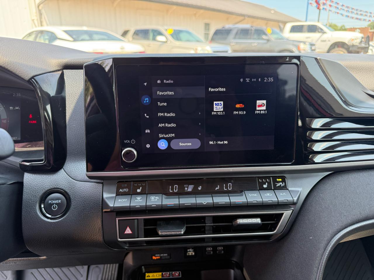 Toyota Camry 4dr Sdn LE Auto (Natl) 2025