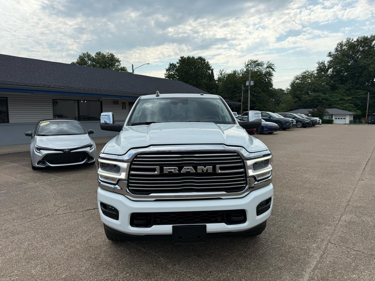 RAM 2500 Laramie 4x4 Crew Cab 6'4" Box 2024
