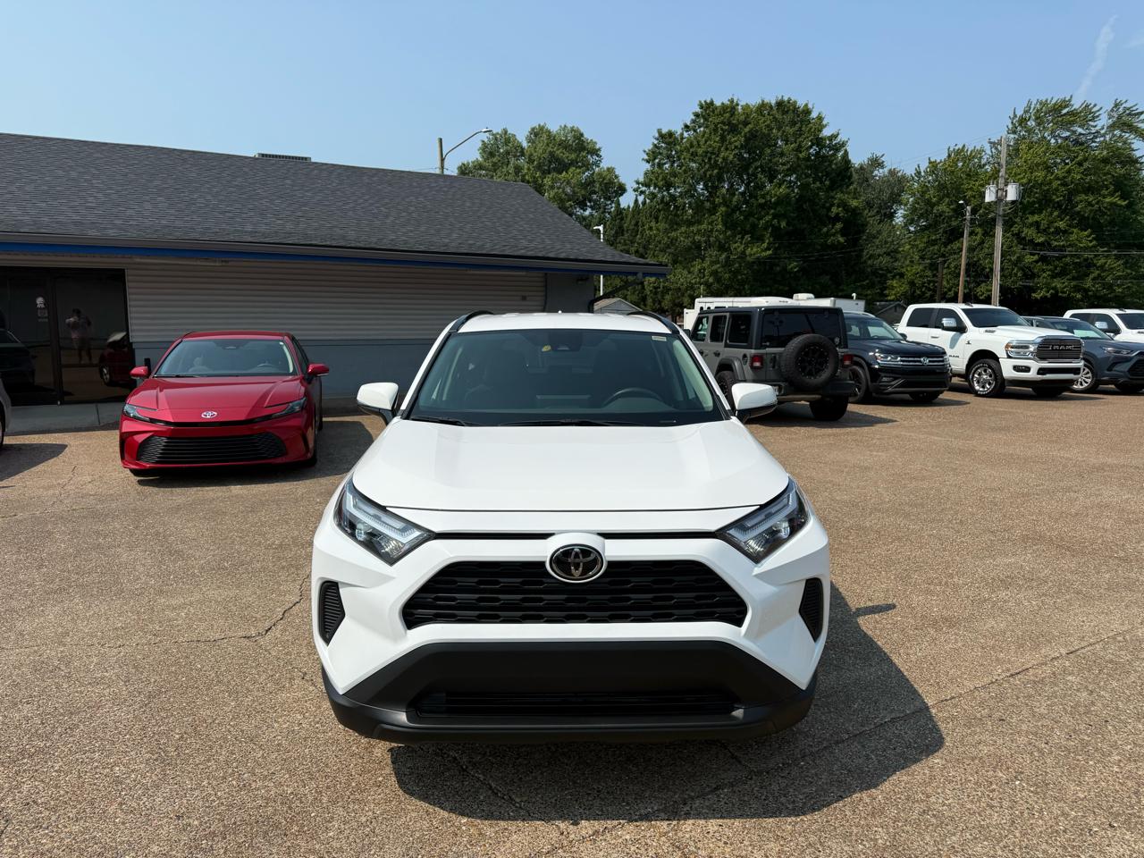 Toyota RAV4 XLE AWD (Natl) 2025