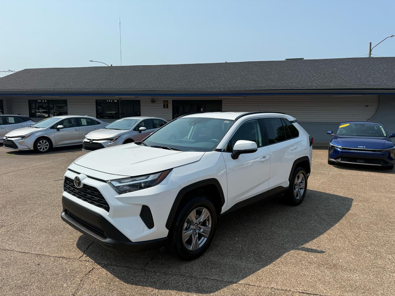 Toyota RAV4 XLE AWD (Natl) 2025