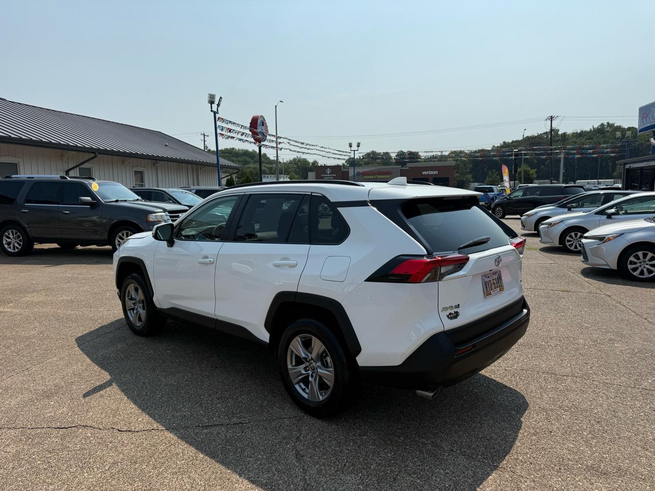 Toyota RAV4 XLE AWD (Natl) 2025