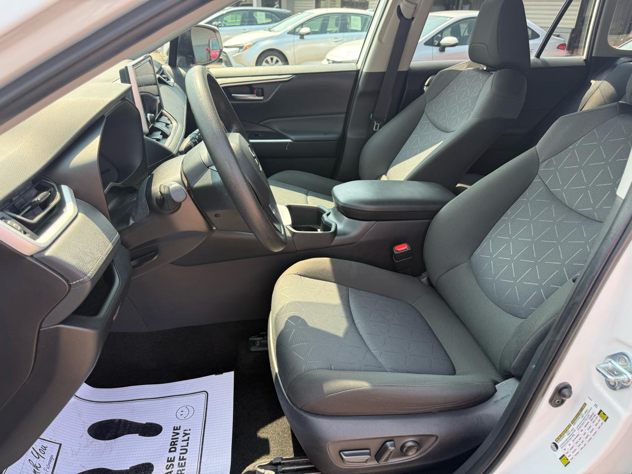 Toyota RAV4 XLE AWD (Natl) 2025