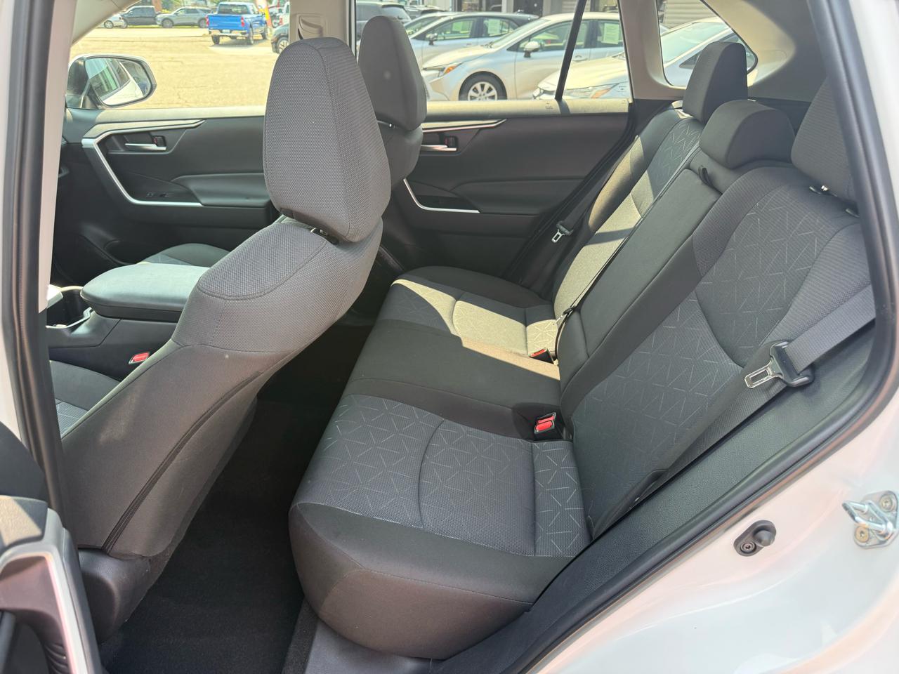 Toyota RAV4 XLE AWD (Natl) 2025