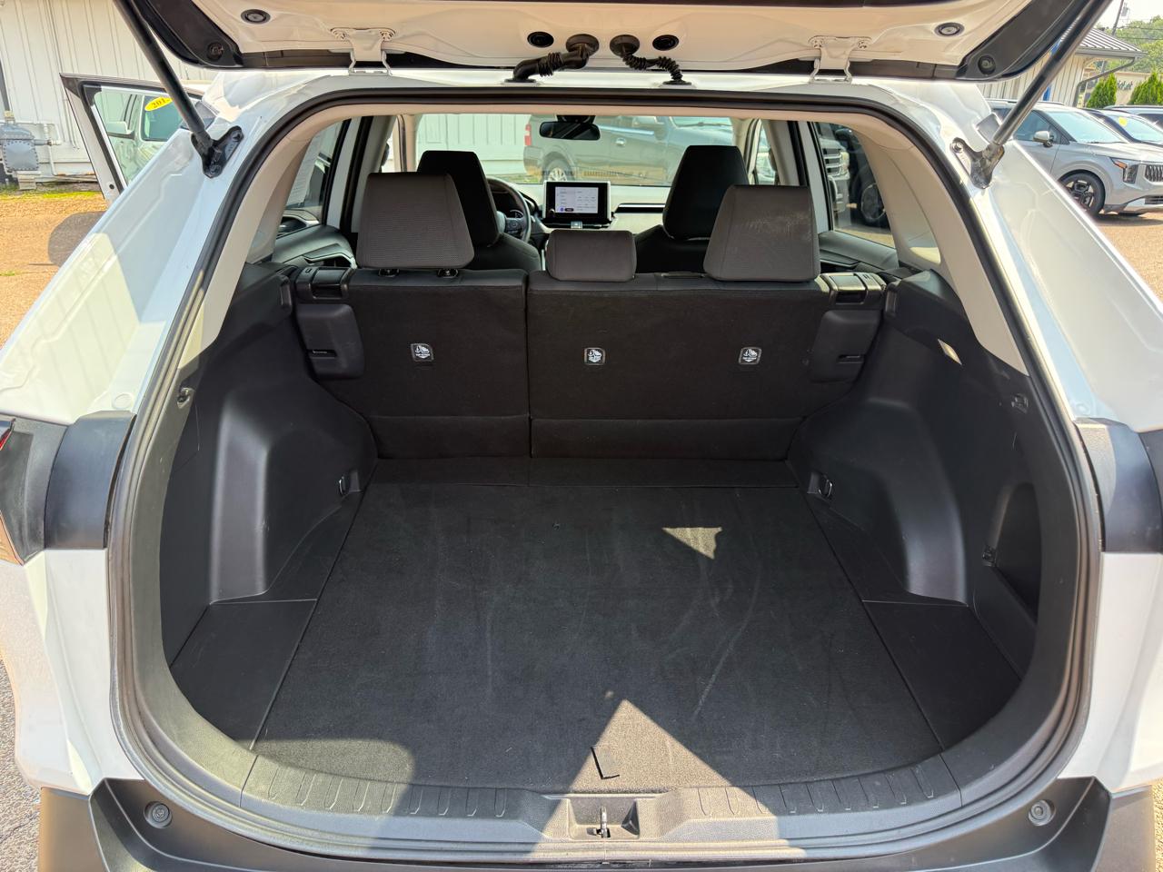 Toyota RAV4 XLE AWD (Natl) 2025