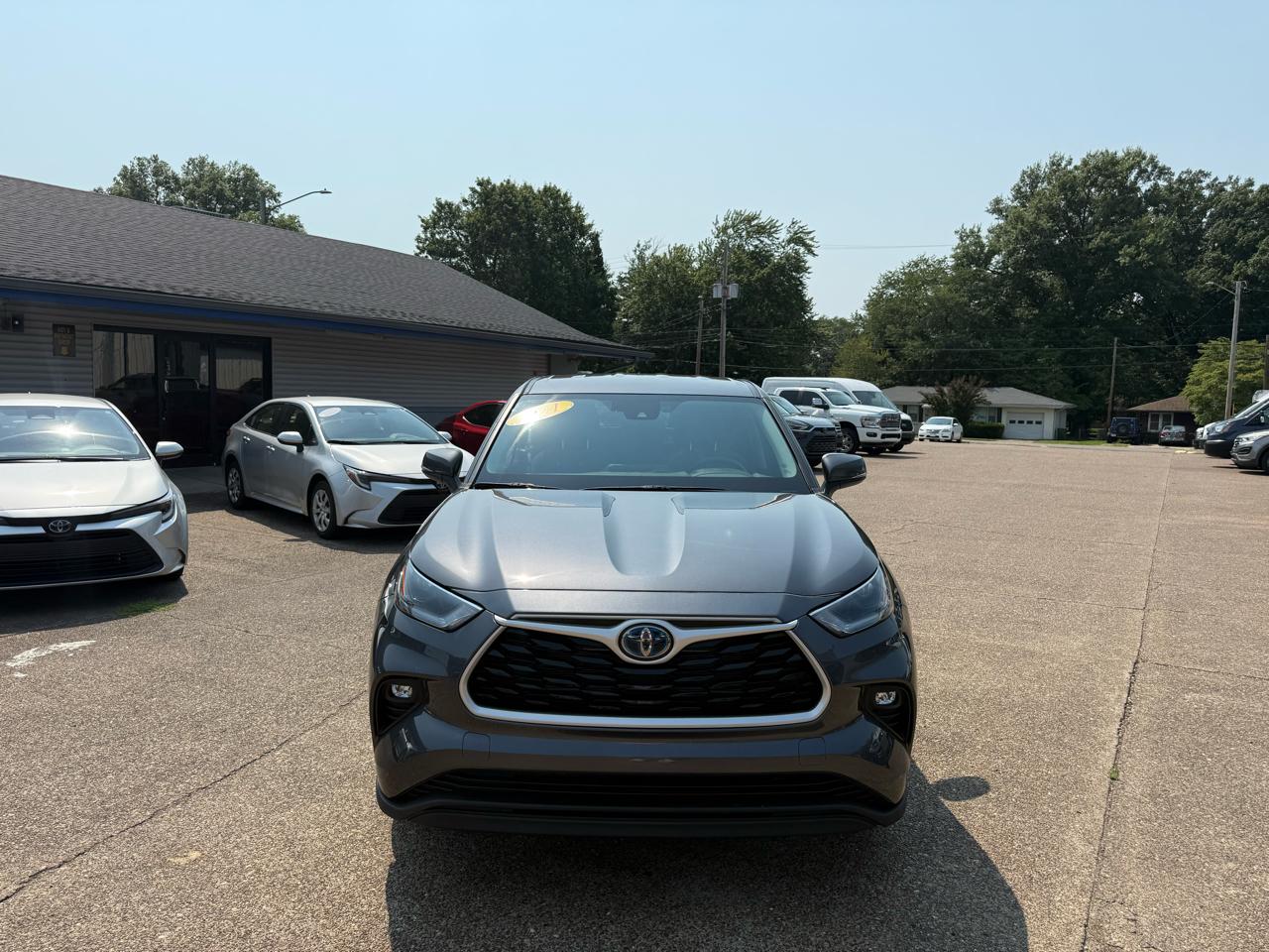 Toyota Highlander Hybrid LE FWD (Natl) 2021