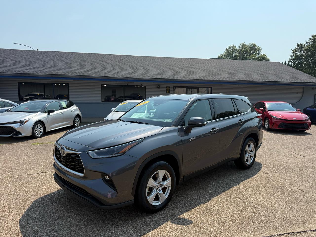 Toyota Highlander Hybrid LE FWD (Natl) 2021