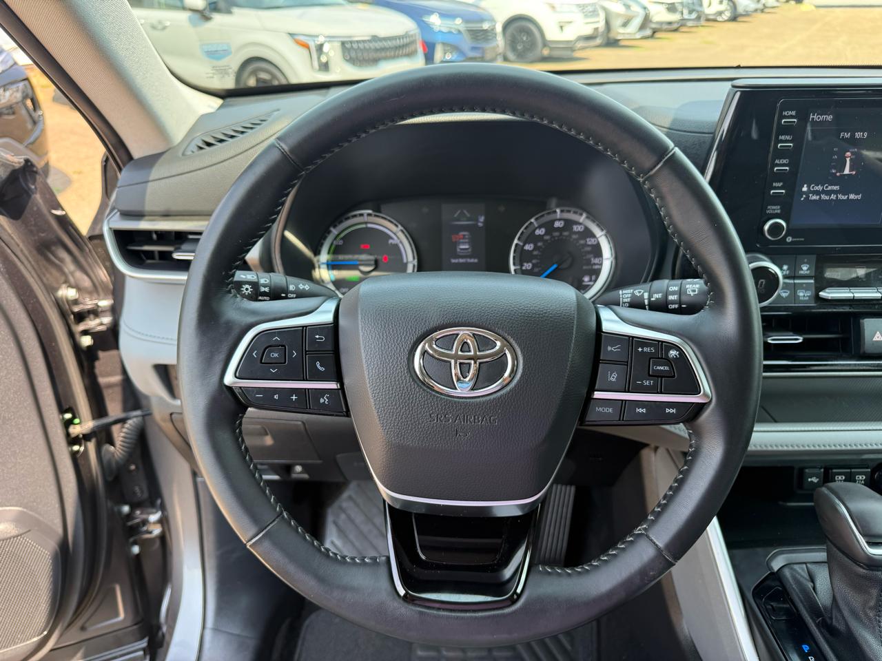 Toyota Highlander Hybrid LE FWD (Natl) 2021