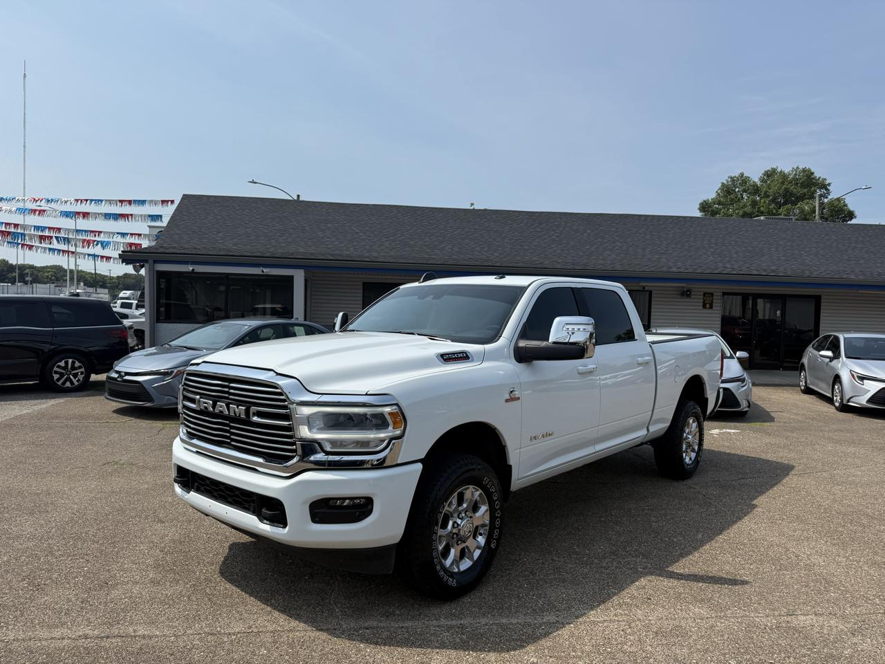 RAM 2500 Laramie 4x4 Crew Cab 6'4" Box 2024